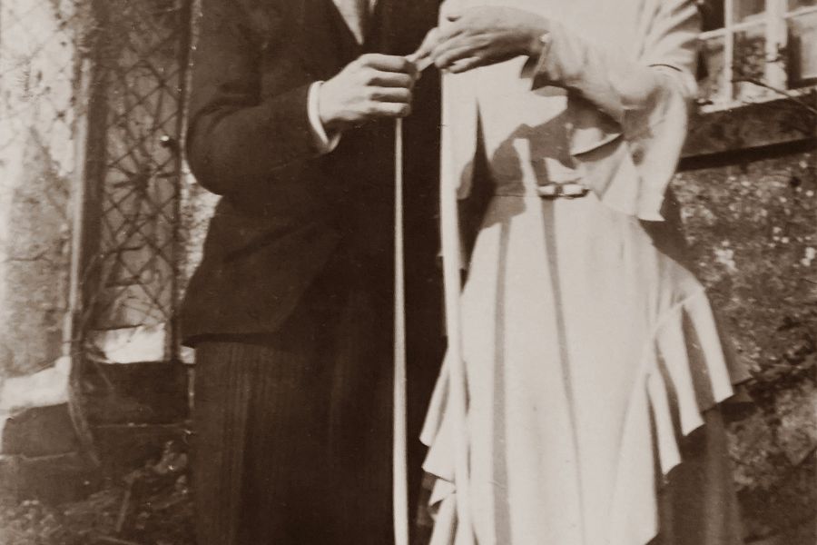 Old wedding photo colorized with AI